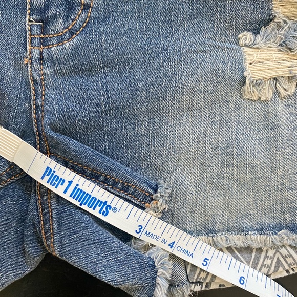 Fire Los Angeles Jean Shorts Juniors Sz 13 - Picture 7 of 8